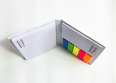 Las notas de cubierta dura con notas adhesivas personalizadas y tiras coloridas