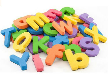 EVA de espuma de colores Alfabetos y números magnéticos portátiles, letras y números magnéticos para niños