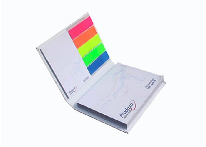 Las notas de cubierta dura con notas adhesivas personalizadas y tiras coloridas